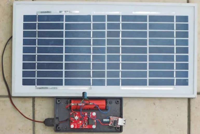 Zalety paneli słonecznych do ładowania akumulatorów - praktyczne porady.