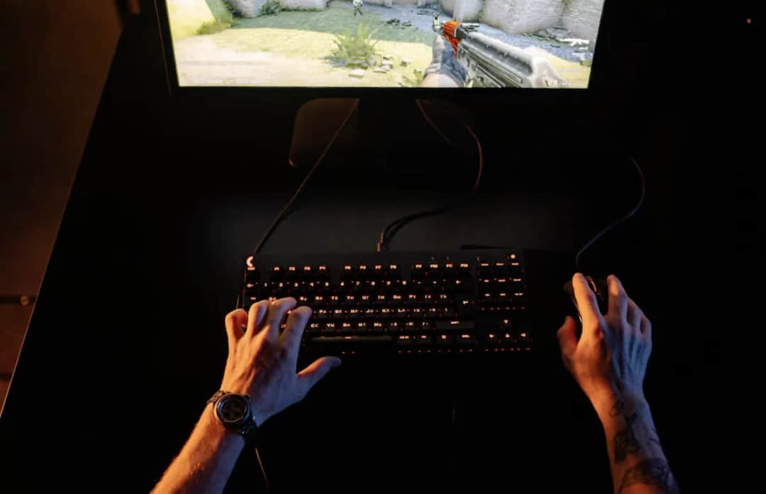 Nie tylko myszka i pad – pomysły na prezent, który naprawdę ucieszy gracza