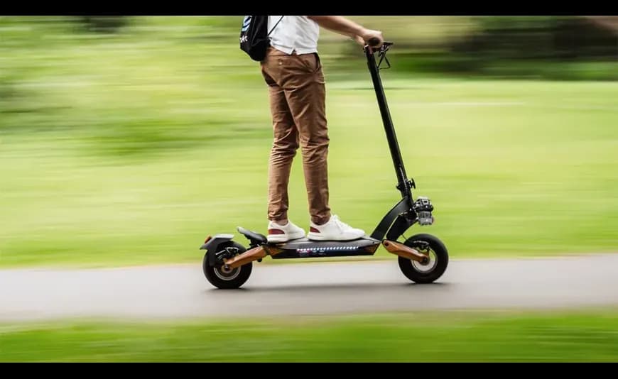 Jaki zasięg ma hulajnoga elektryczna? Odkryj, co wpływa na dystans