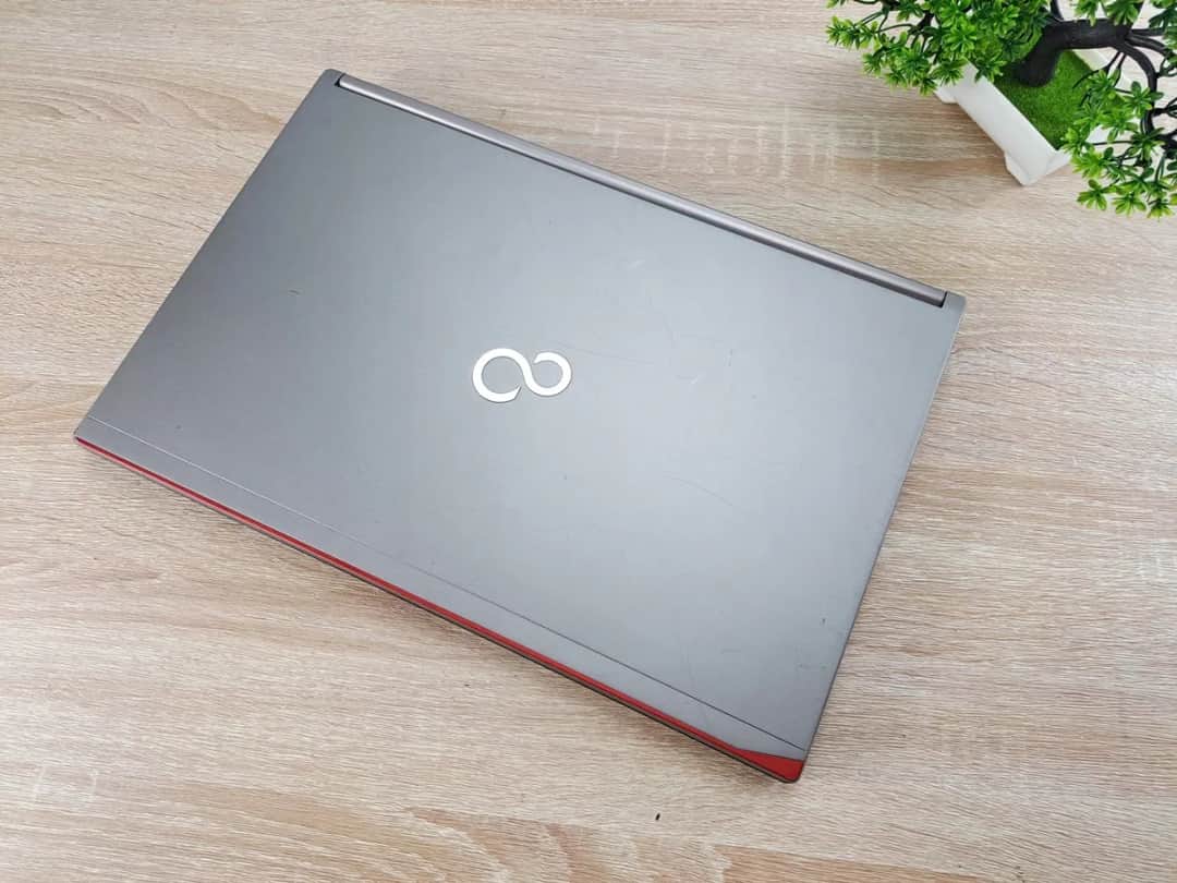 Laptopy Fujitsu - Czy laptop Fujitsu to dobry wybór na rynku komputerów?