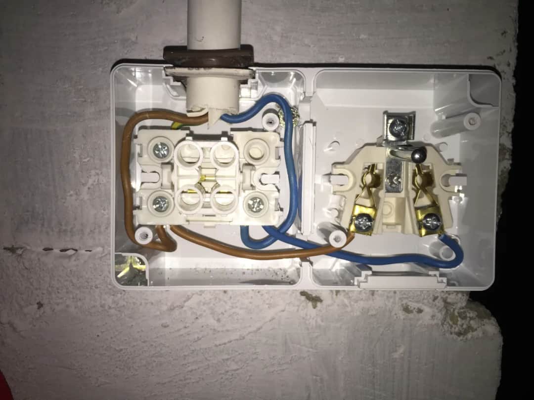 Bezpieczne podłączenie gniazda podwójnego Ospel krok po kroku bez błędów