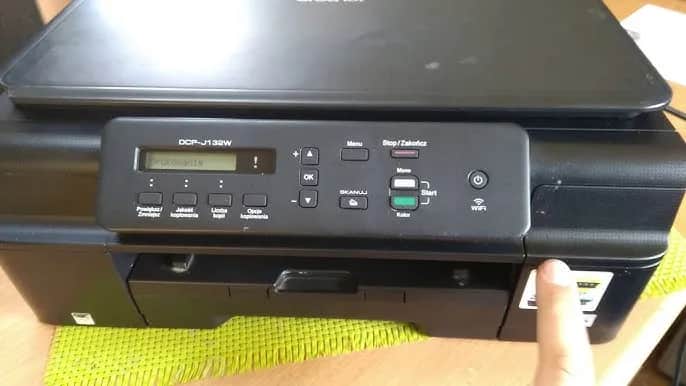Jak podłączyć drukarkę Brother DCP J105 przez Wi-Fi bez problemów