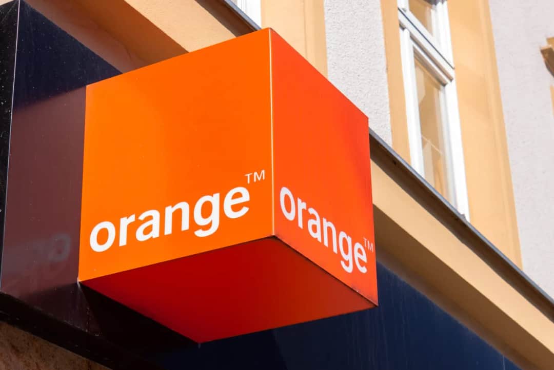 Jak wykupić pakiet internetu w roamingu Orange bez problemów?