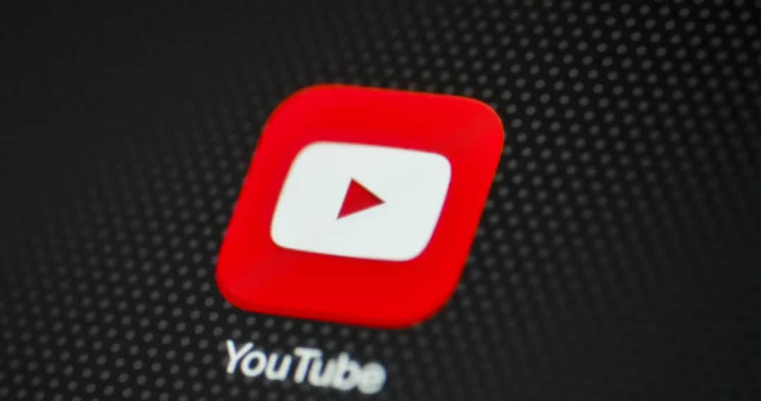 Jak pobrać film na smartfona bezpiecznie i szybko - sprawdzone metody