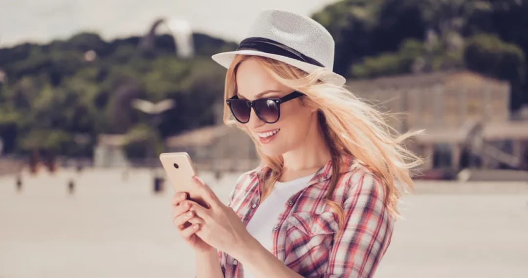 Ile internetu w roamingu Plus? Sprawdź dostępne pakiety i ceny