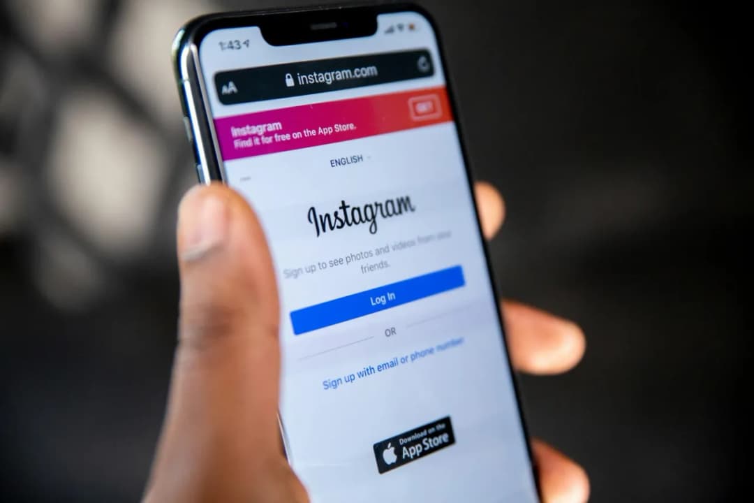 Jak pobrać film z Instagrama na telefonie - najlepsze aplikacje i porady